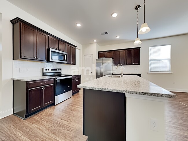 Building Photo - 407 Ronter Ct