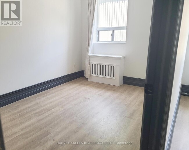Building Photo - 204-204 Kingston Rd
