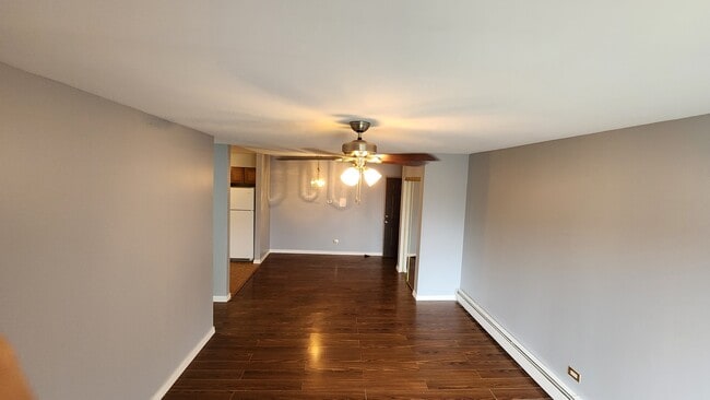 Building Photo - 121 W Elk Trl