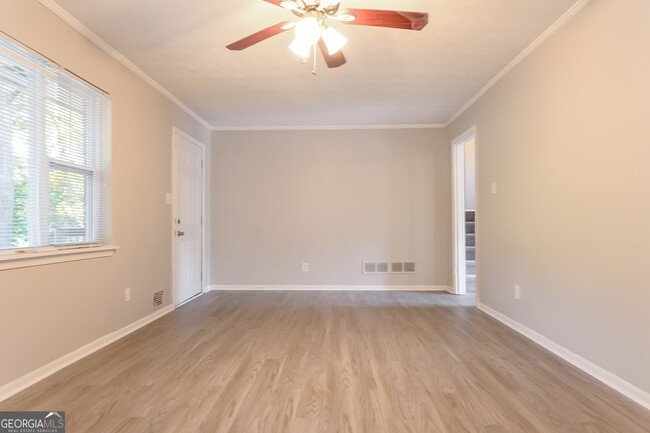 Building Photo - 1738 Salina Dr