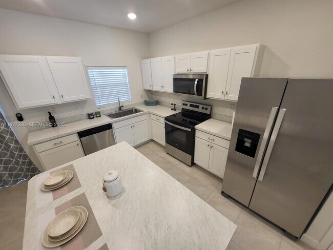 Foto del edificio - 1137 SW 6th Ct