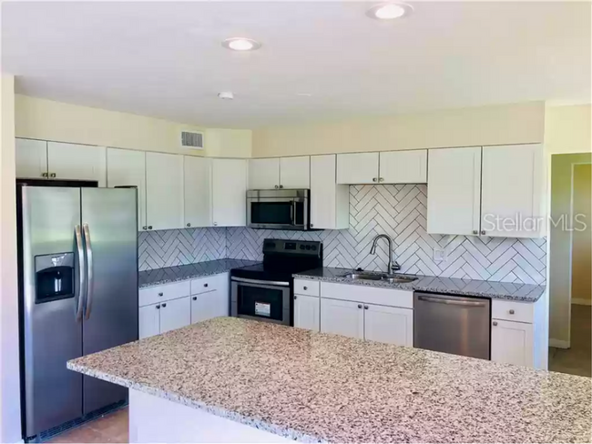 Foto del edificio - $2,299 ** Newly Renovated (Still in Progre...