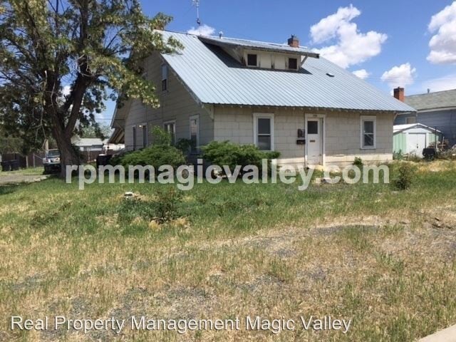 Primary Photo - 300 8th Ave S