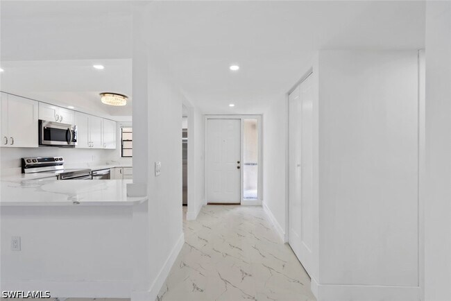 Foto del edificio - 151 Cypress Way E
