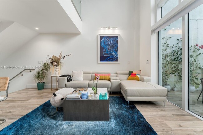 Foto del edificio - 455 NE 39th St