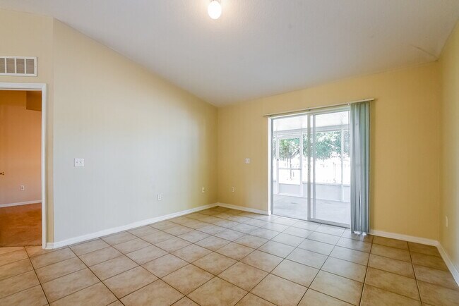 Foto del edificio - 5201 Silver Thistle Ln