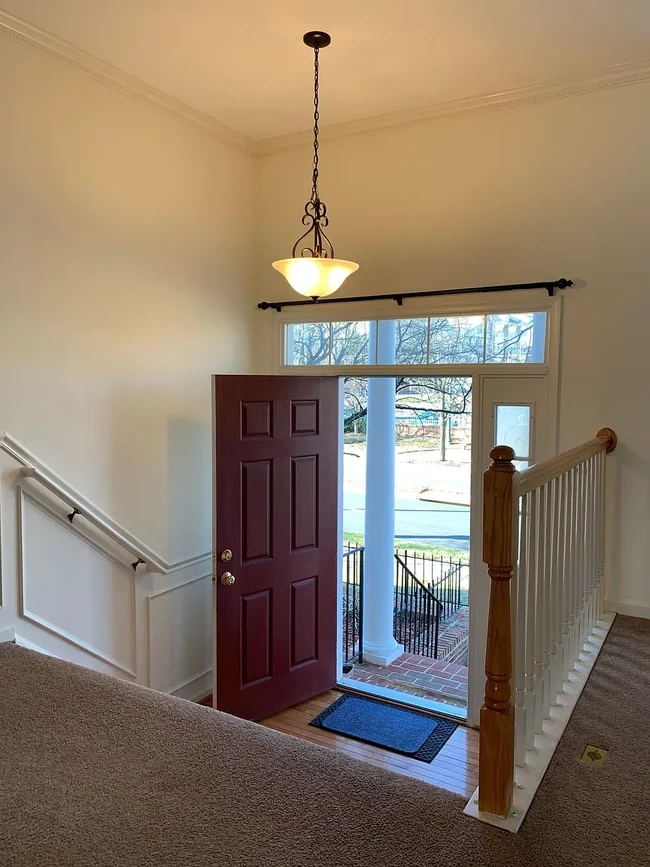 Interior Foyer Entrance - 410 Redland Blvd