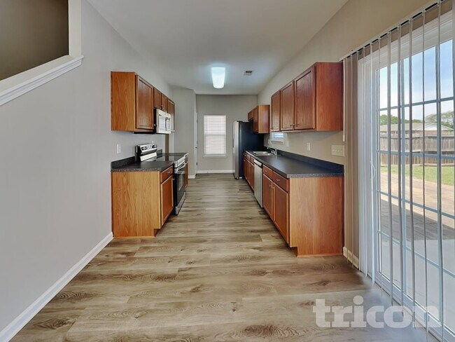 Foto del edificio - 303 Stonewood Crossing Dr