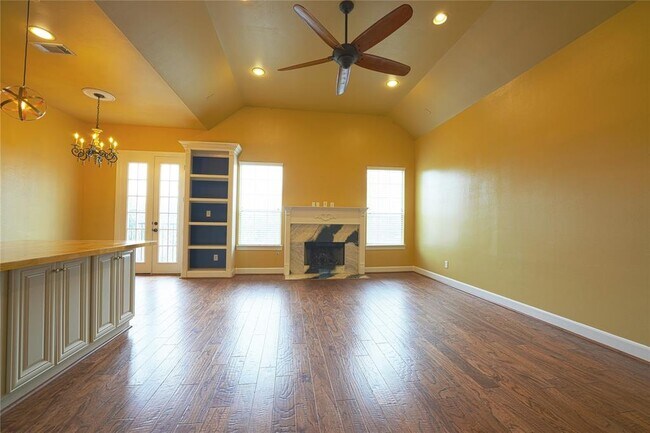 Building Photo - 10819 Almeda Park Dr