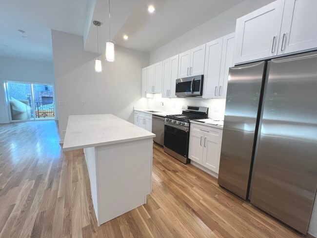 Foto del edificio - 822 N Winchester Ave