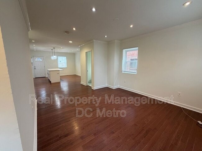 Foto del edificio - 405 Valley Ave SE