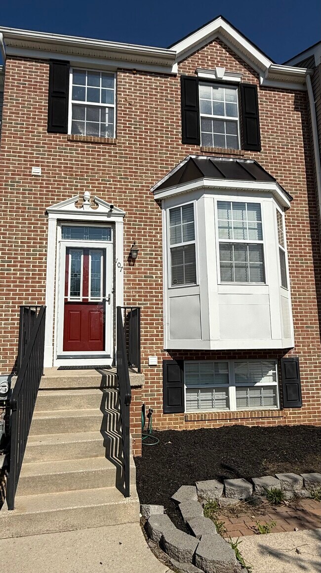 Foto del edificio - 107 Stoneshire Dr