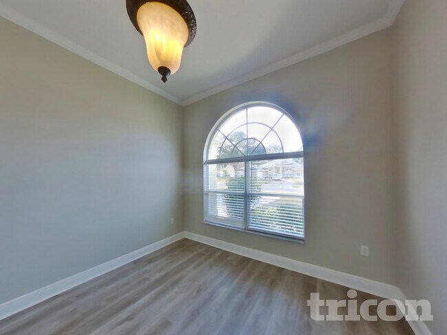 Foto del edificio - 5732 Greystone Dr