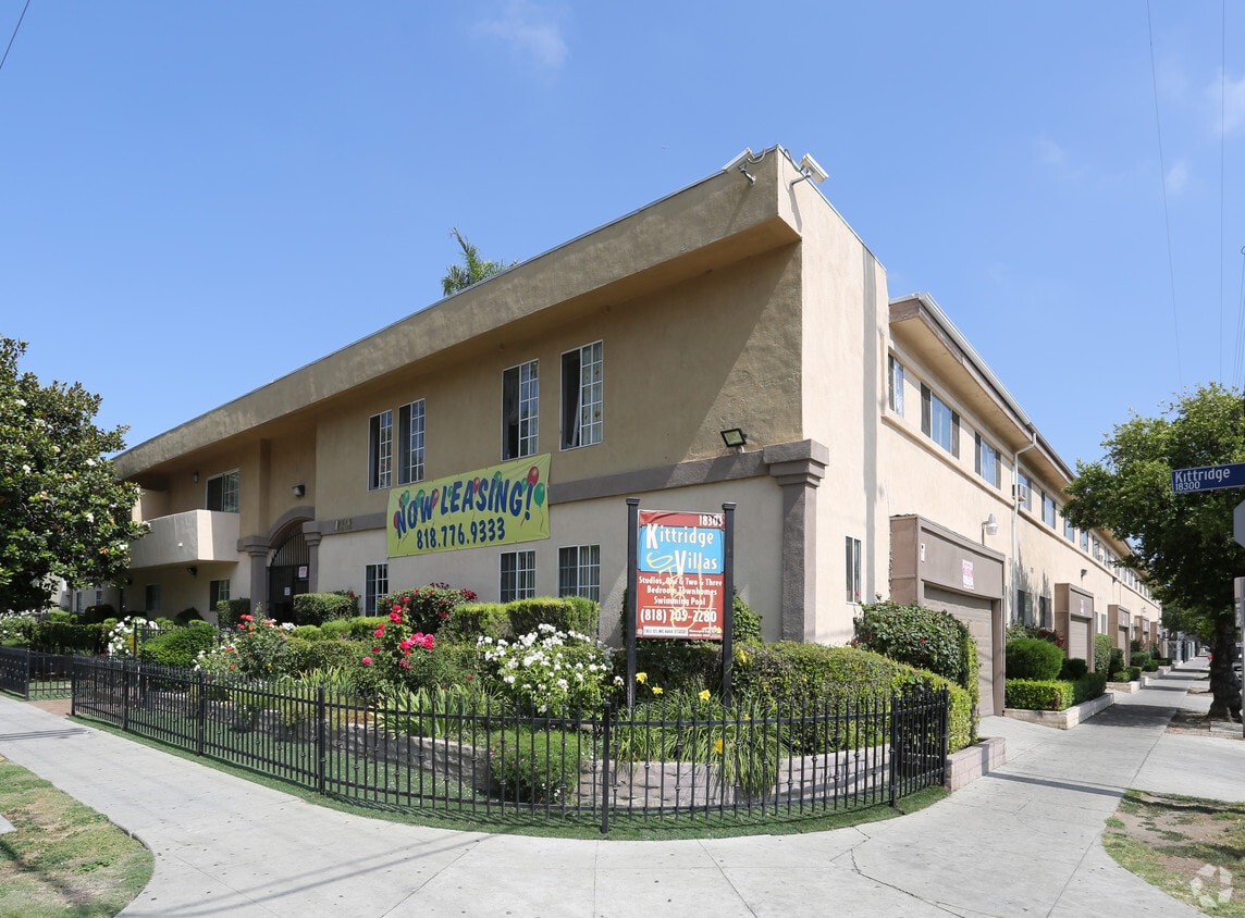 Kittridge Villas Apartments in Reseda, CA