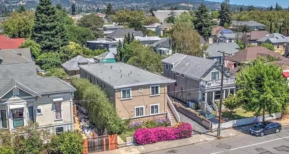 Primary Photo - 3205 California St