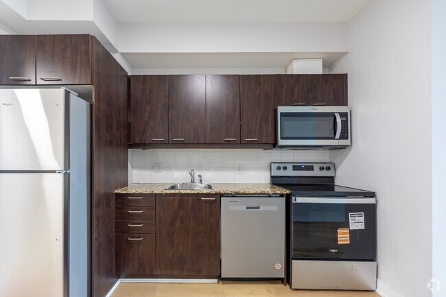 BACHELOR - 427SF - Kitchen - 220 Redpath Ave