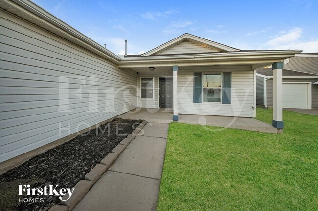 Building Photo - 1009 SW 153rd St