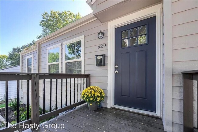 Building Photo - 3 br, 2 bath House - 629 W 88th Terrace