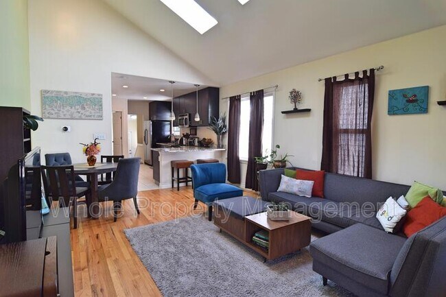 Foto del edificio - 4421 Yates Street - 1