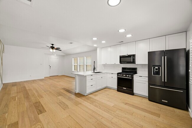 Building Photo - 13510 Gospel Way