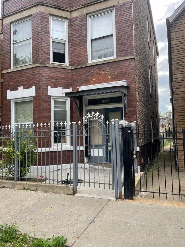 2532 S Albany Ave Unit 3, Chicago, IL 60623 Condo for Rent in Chicago