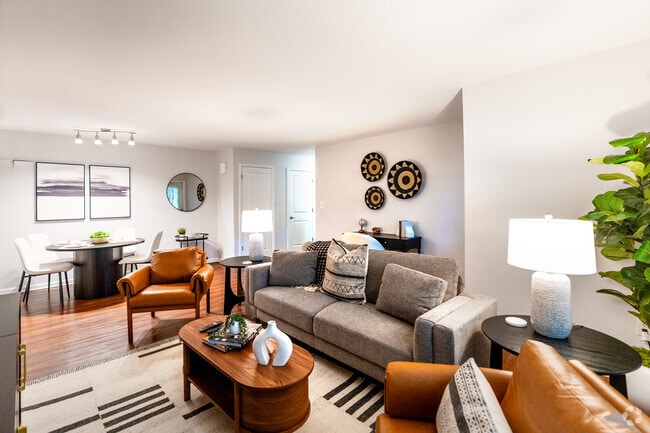 Rise Chapel Hill - Rise Chapel Hill Apartments