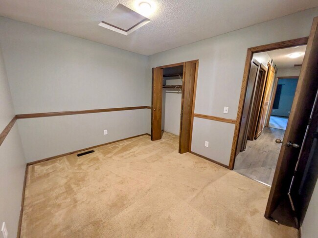 Foto del edificio - 569 Pleasure Creek Dr