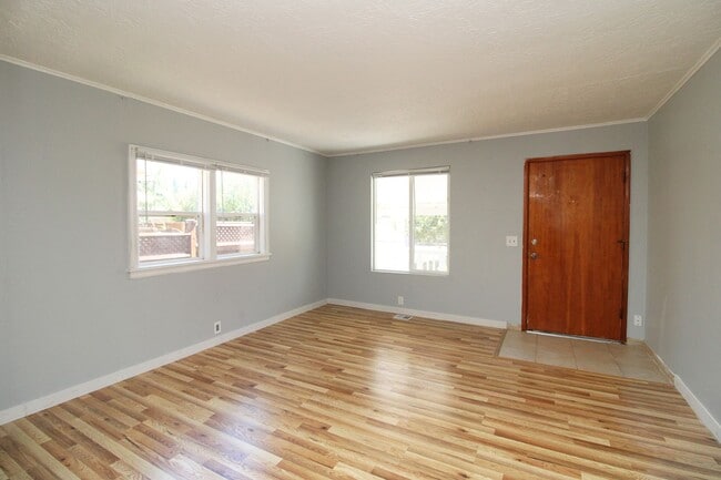 Building Photo - 6235 NE Shaver St