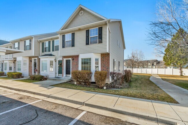 Foto del edificio - 816 N 175 E