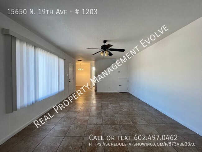 Foto del edificio - Phoenix Townhome is Move-in Ready! MOVE-IN...