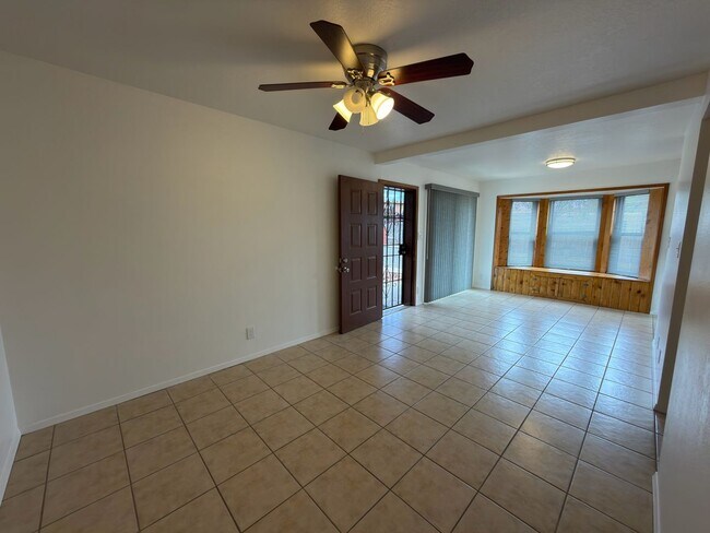 Foto del edificio - 1307 Rufina Ln