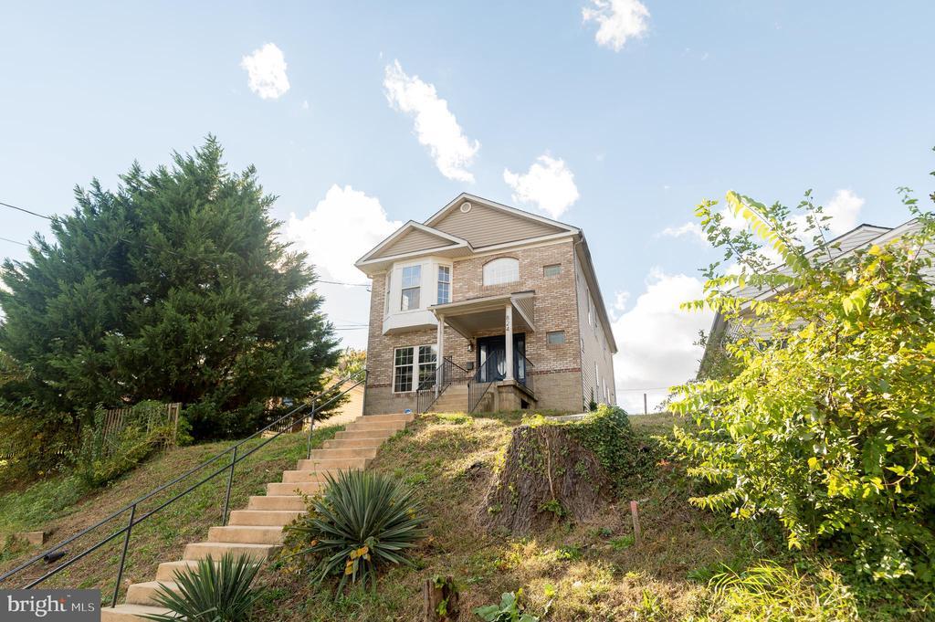 Foto del edificio - 824 48th Pl NE