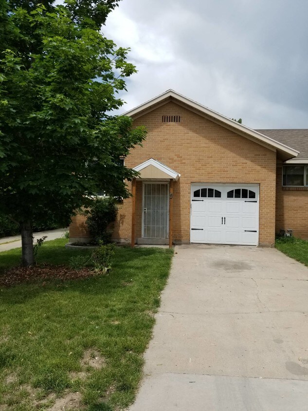 348 W 1600 N Unit 5, Bountiful, UT 84010 Apartment for Rent in Bountiful, UT