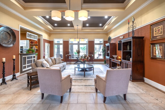 Leasing Center - Churchill At Longview