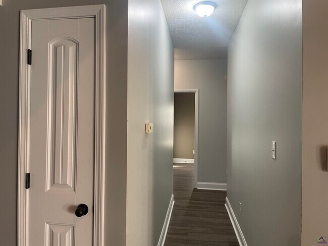 Foto del edificio - 712 Post Oak Way