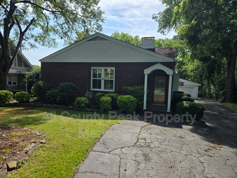 Photo - 104 Belvoir Ave