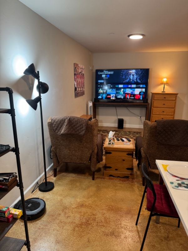 Building Photo - 2091 Fallbrook Ct