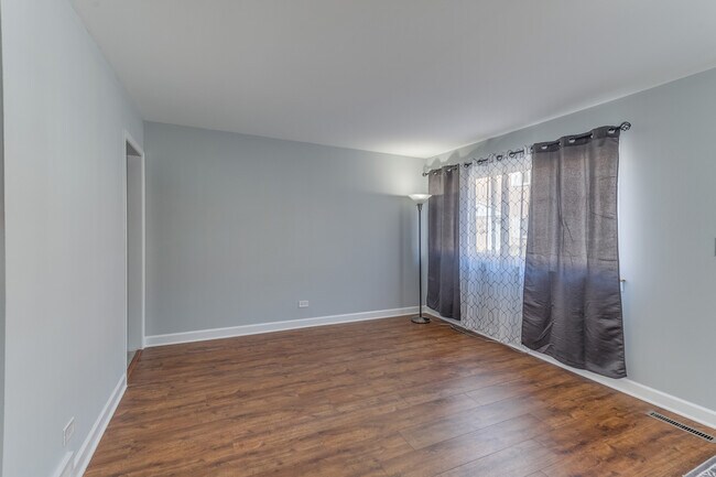 Foto del edificio - 1420 Shermer Rd
