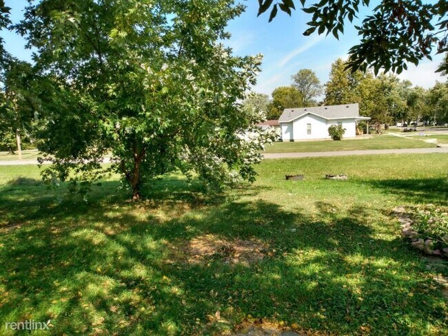 Building Photo - 4 br, 1 bath House - 303 Barr St.