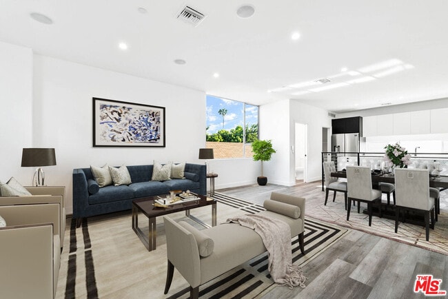 Foto del edificio - 423 S Wilton Pl