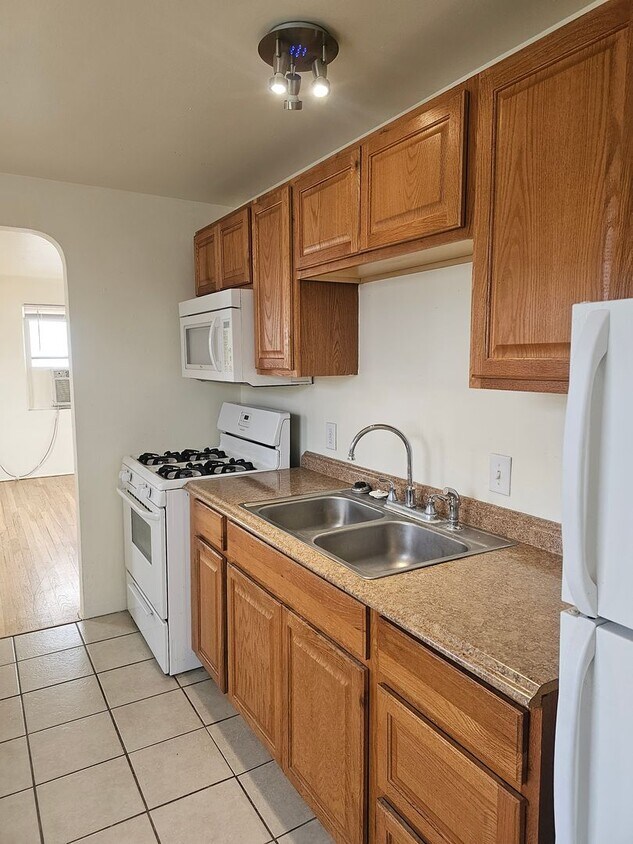 Building Photo - 1210 DR. MLK DVG PROPERTIES