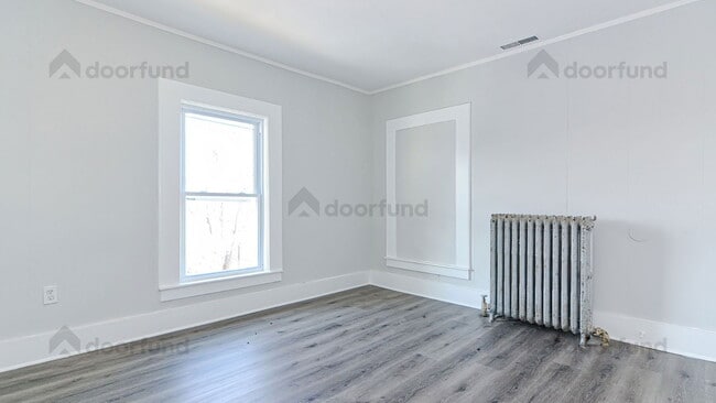 Building Photo - 11 Pleasant St