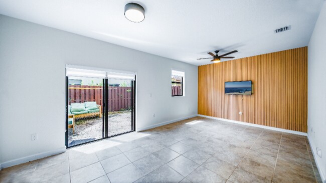 Building Photo - 144 SE 34th Ave