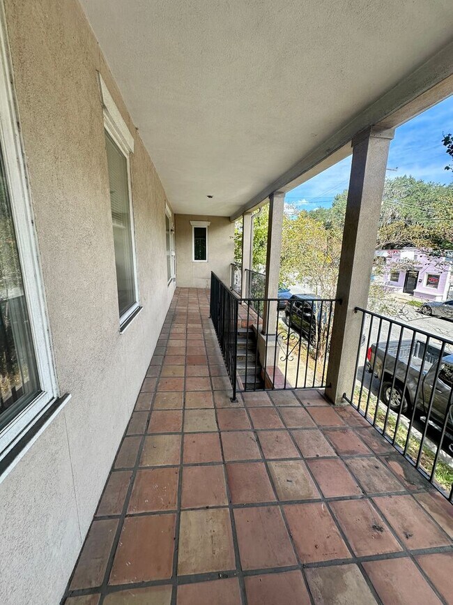 Foto del edificio - 3 BED | 2 BATH | GATED BACKYARD | THOMAS S...