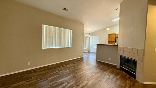 Building Photo - Upper-level condo $400 OFF FIRST MONTH!