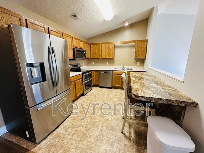 Building Photo - 804 Garcia Way