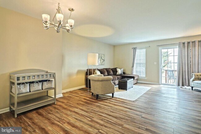 Sala de estar (3) - 2723 Foxshire Dr