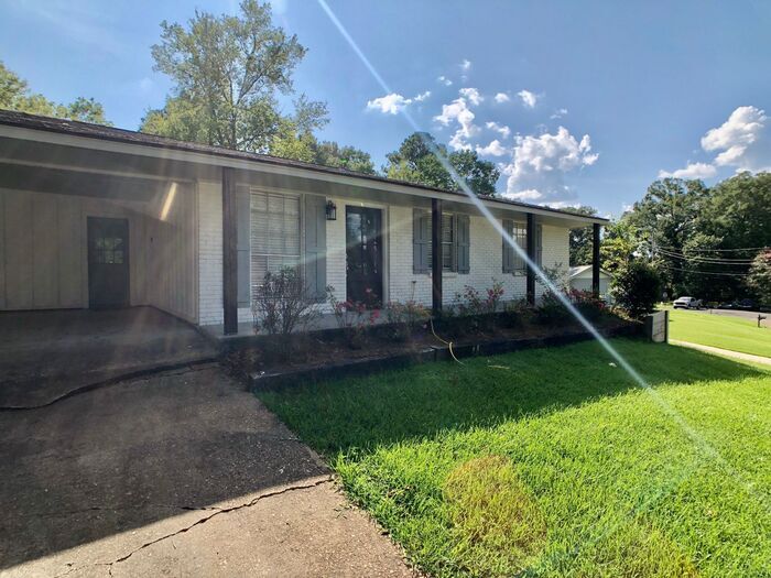 AVAILABLE NOW!! House for Rent in Pearl, MS