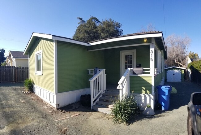 Building Photo - Jeffrey and Foothill Properties