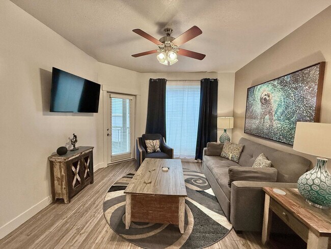 Building Photo - 460 E 400 S